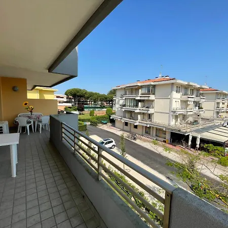 Condominio Silvia Μπιμπιόνε