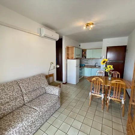 Condominio Silvia 아파트 *
